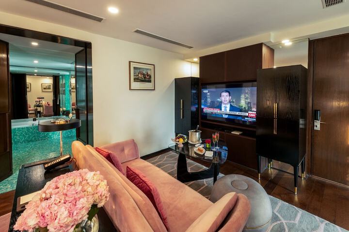 Room 10 of 72
