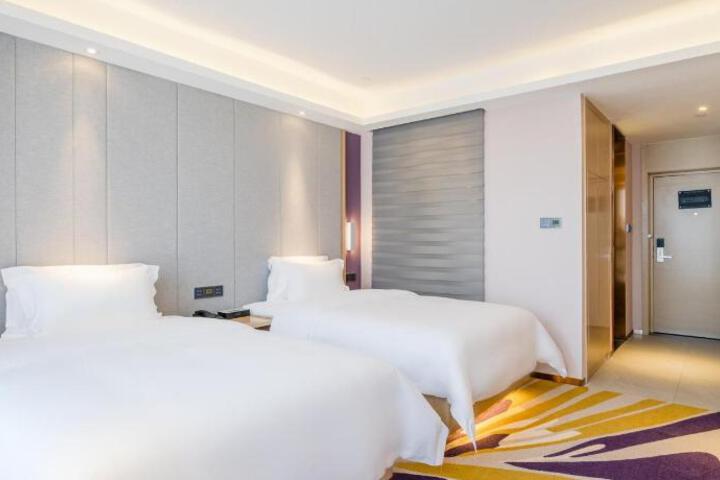 Lavande Hotel Luzhou High-Speed Railway Station Southwest Trading Market