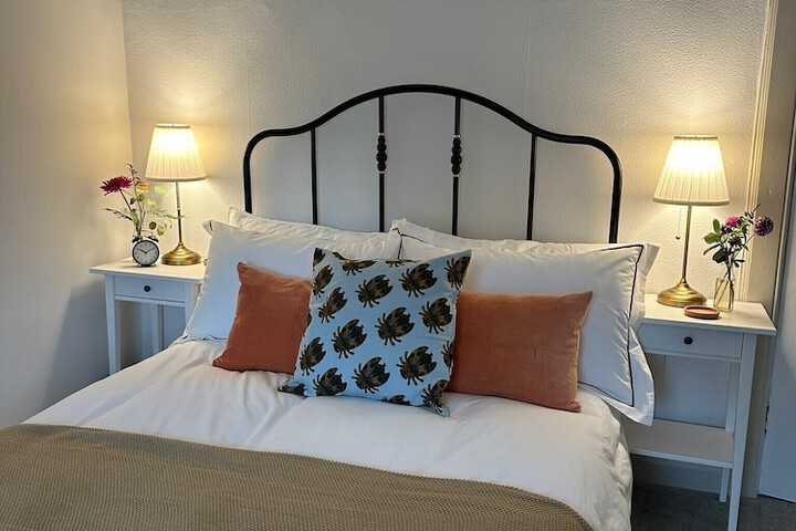 Room 2 of 11
