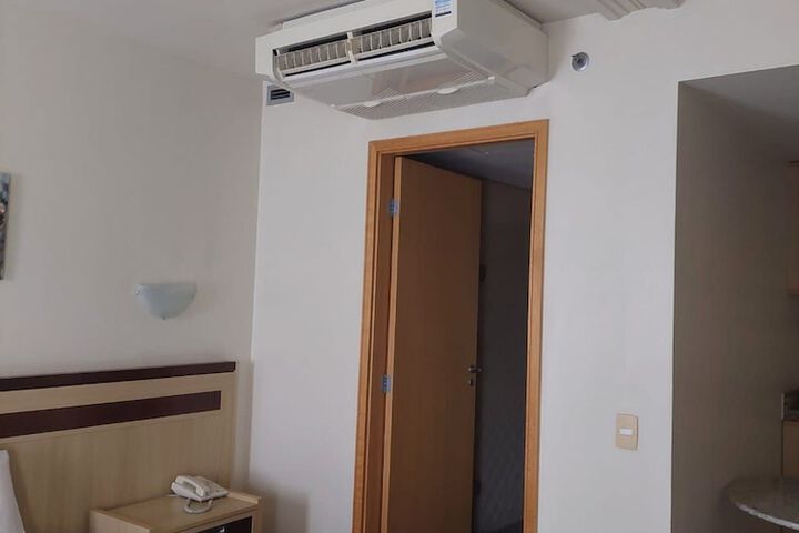 Room 10 of 24