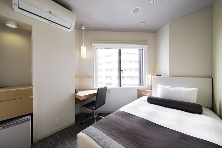 Room 16 of 62