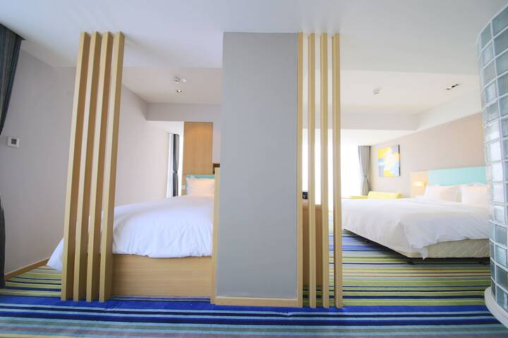 Room 10 of 73