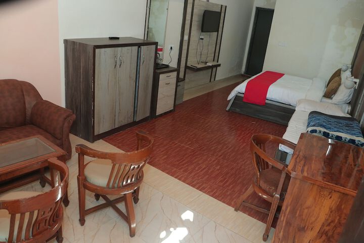 Room 10 of 15