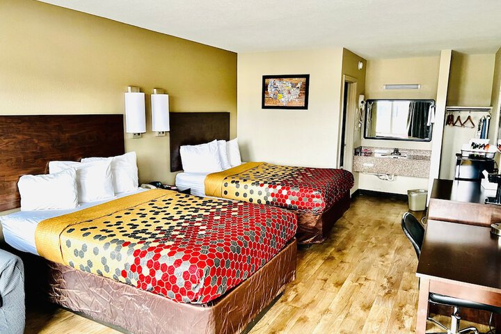 2 Double Beds (8 of 12)