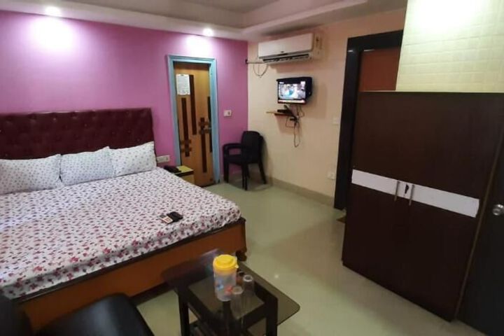 Room 14 of 22