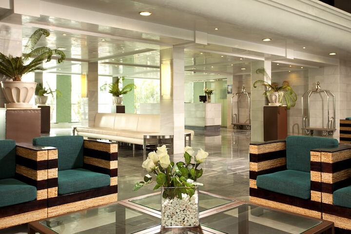 Entrance & Lobby
