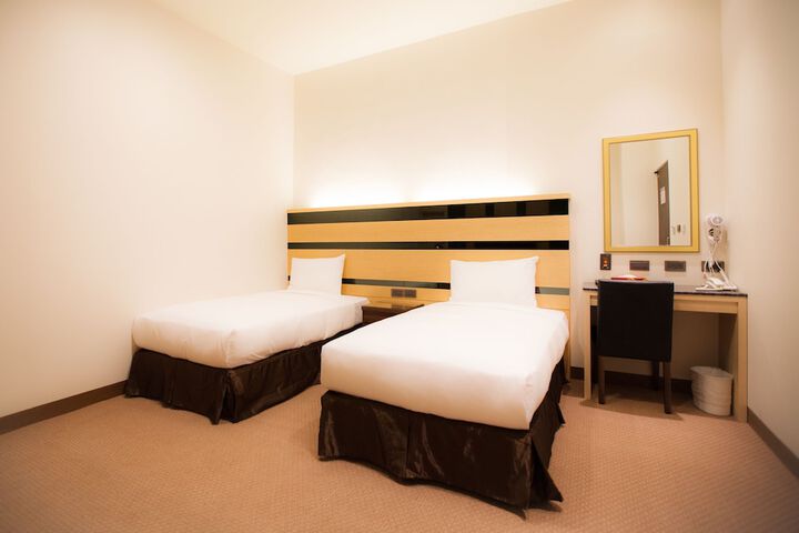 Room 4 of 41