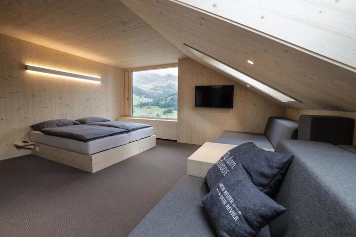 Room 5 of 37