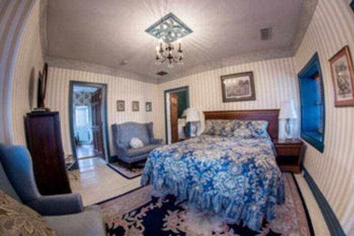 Room 16 of 27