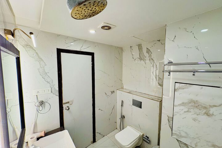 Room 4 of 39