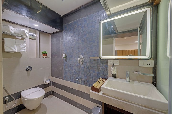 Room 32 of 45