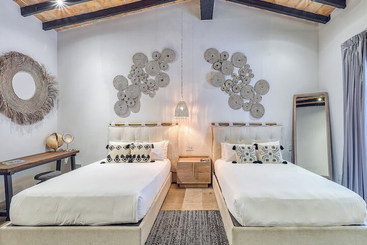 Room 50 of 270