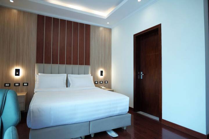 Room 19 of 73