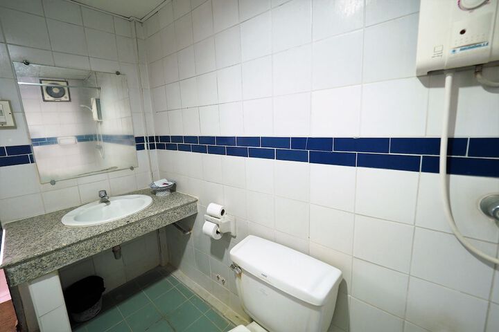 Clean Restrooms