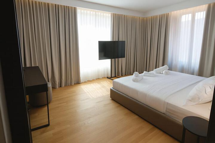 Room 15 of 44
