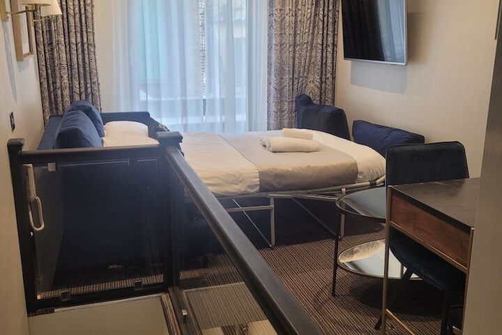 Room 41 of 90