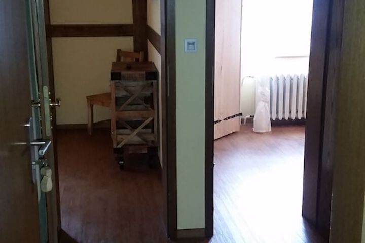 Room 3 of 64