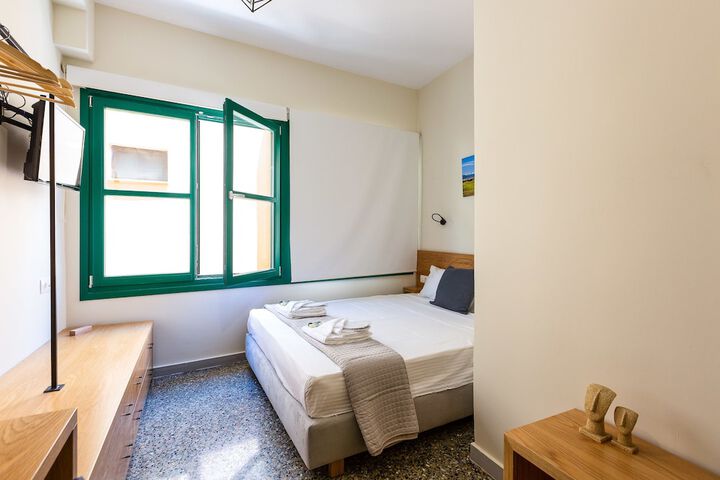 Room 4 of 78