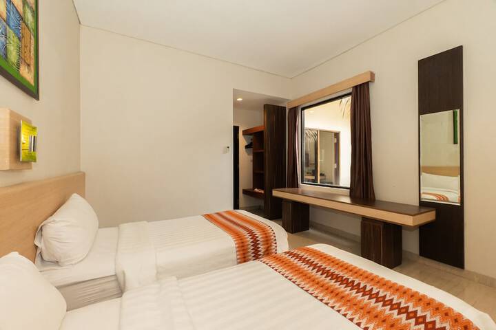 Room 33 of 111