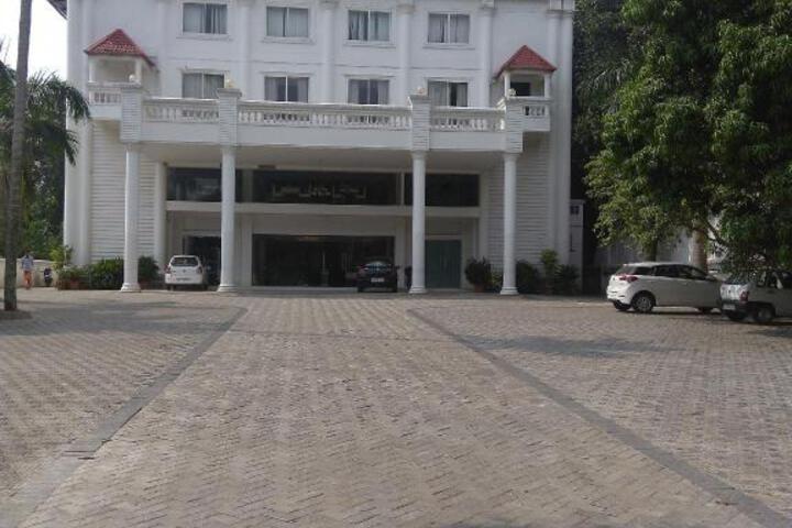 Hotel Armani Residency