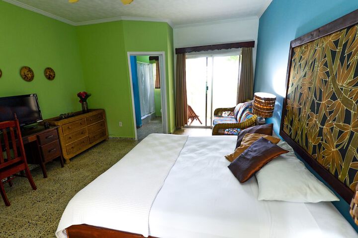 Room 6 of 42