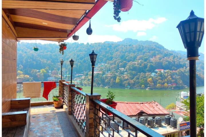 Goroomgo Vinayak Lake View Near Mall Road Nainital