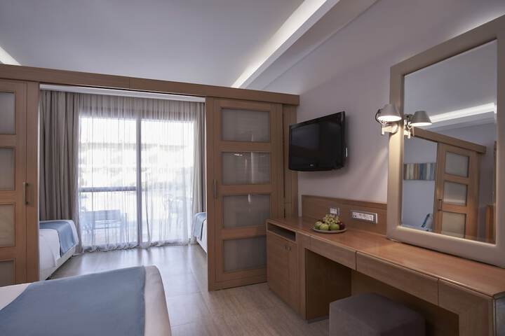 Room 5 of 55