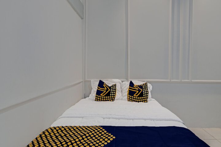 Room 17 of 25