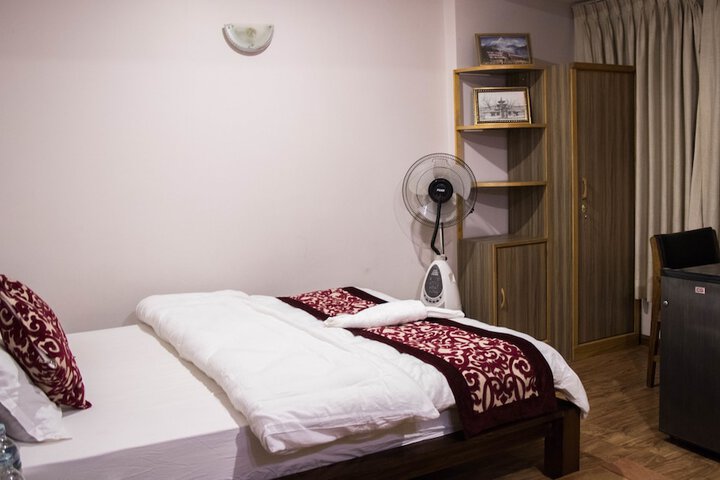 Room 10 of 90