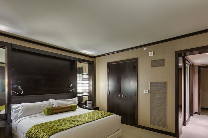 Room 13 of 124