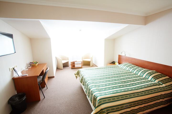 Room 4 of 60