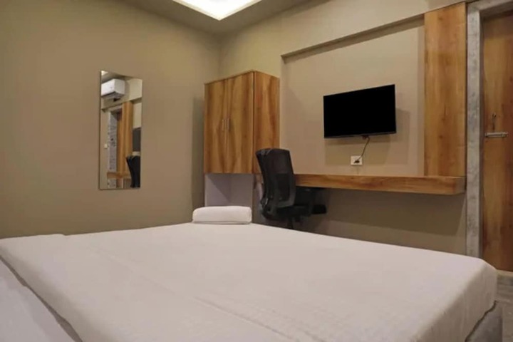 Room 18 of 29