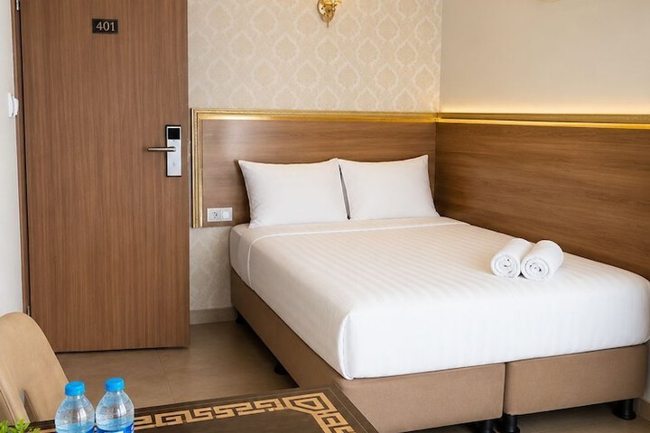 Room 48 of 64