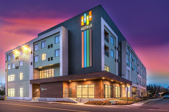 Hotel 74 of 79