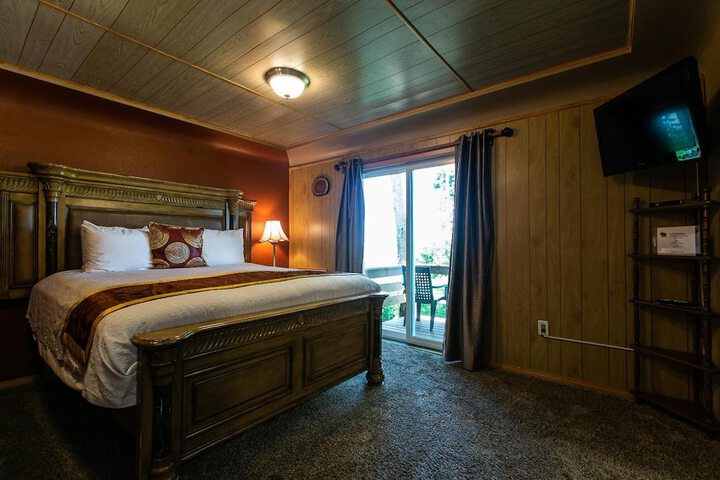 Room 12 of 21