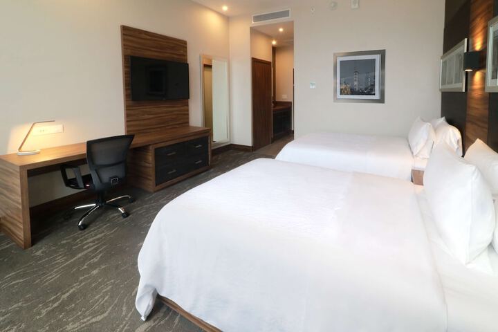 Room 12 of 60