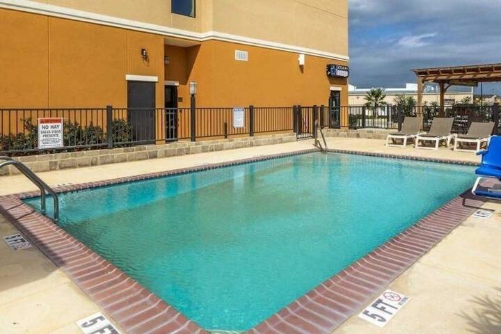 Pools & Facilities