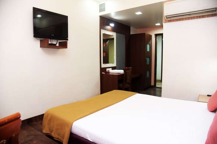 Room 10 of 24