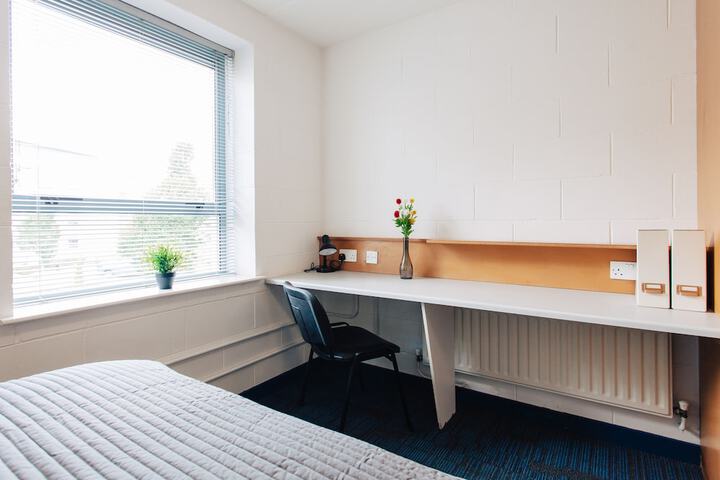 Room 6 of 21