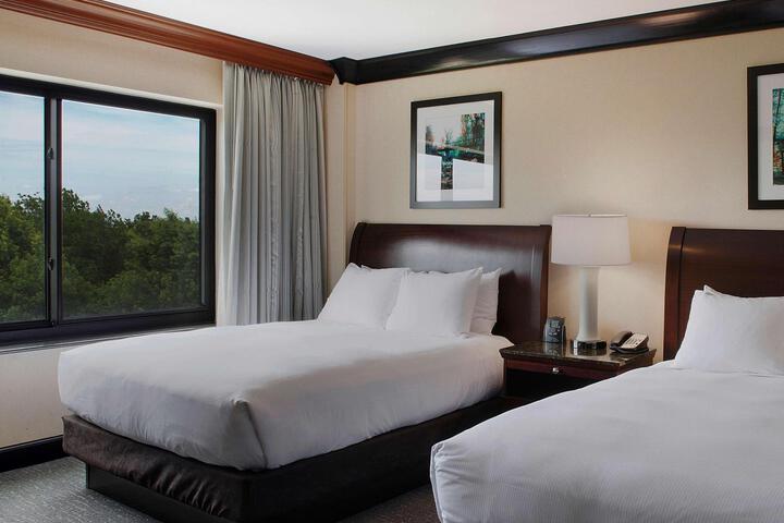 2 Queen Beds Accessible (9 of 14)
