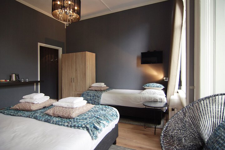Room 8 of 36