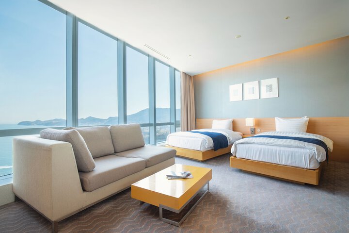 Room 44 of 74