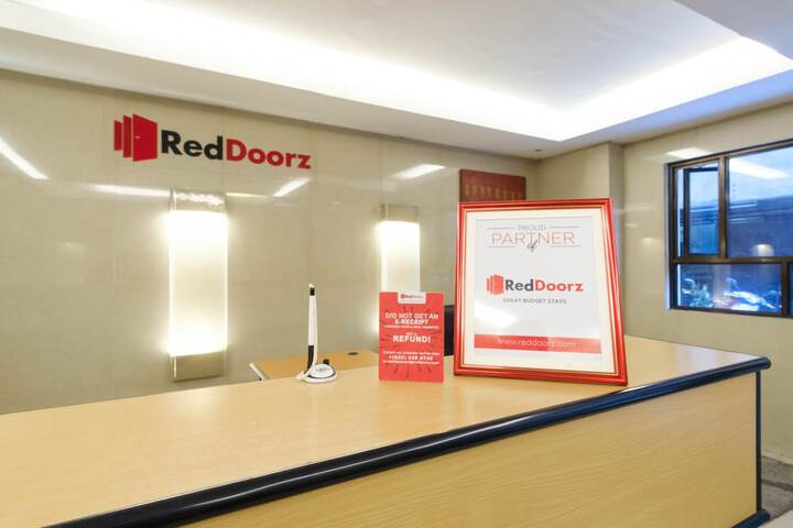 REDDOORZ PLUS at ORCHARD TOWER MANILA