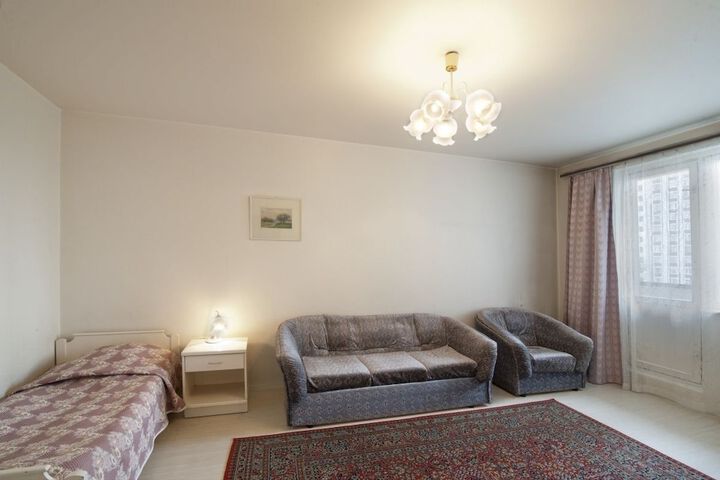 Room 8 of 72
