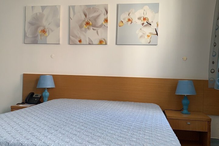 Room 30 of 85