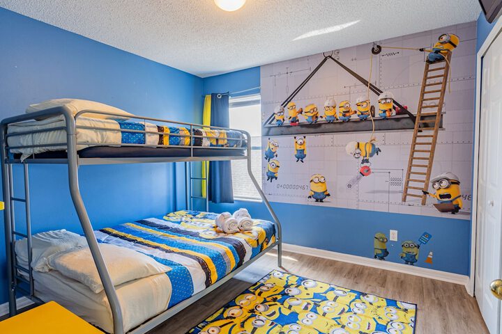 Room 4 of 32