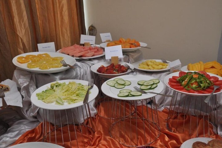 Dining 49 of 61