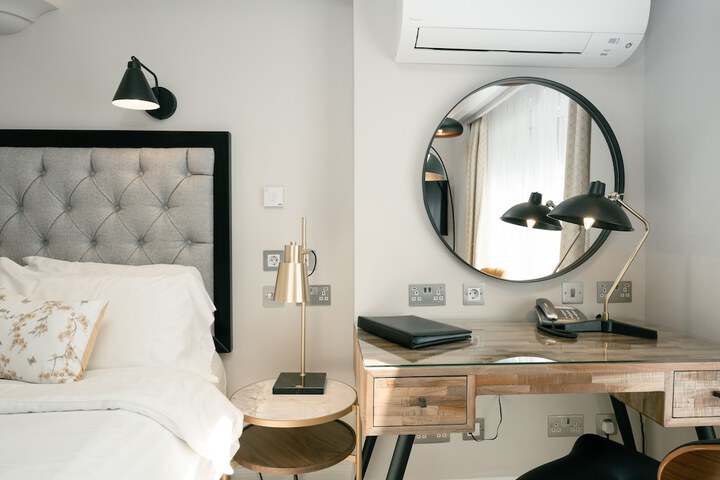 Room 4 of 85