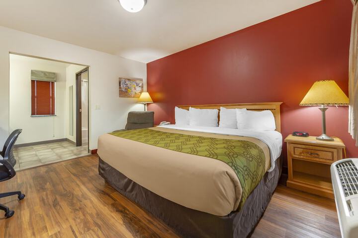 Room 10 of 18