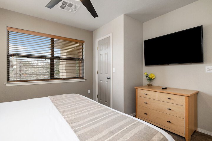 Room 53 of 220